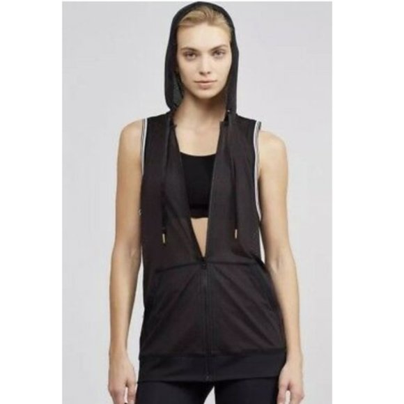 3/$20 Alala All Star Vest in Black - Picture 4 of 15